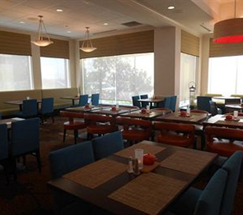 Hilton Garden Inn Columbus Airport - Columbus, OH