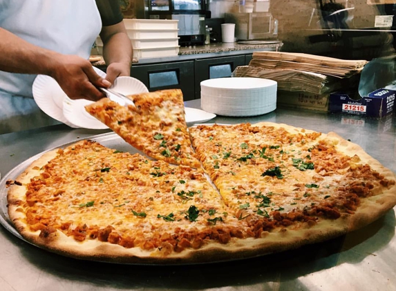 Full Moon Pizzeria - Bronx, NY