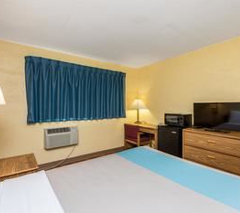 Motel 6 - Cedar Rapids, IA