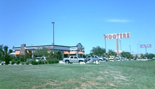 Hooters - Grapevine, TX