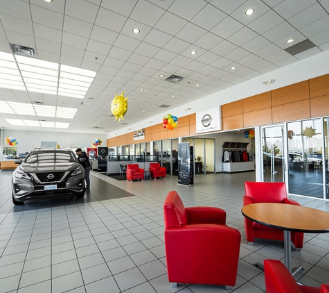 Russ Darrow Nissan of Milwaukee - Milwaukee, WI