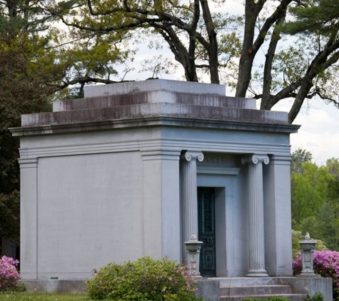 St. Mary/Putnam Cemetery - Greenwich, CT