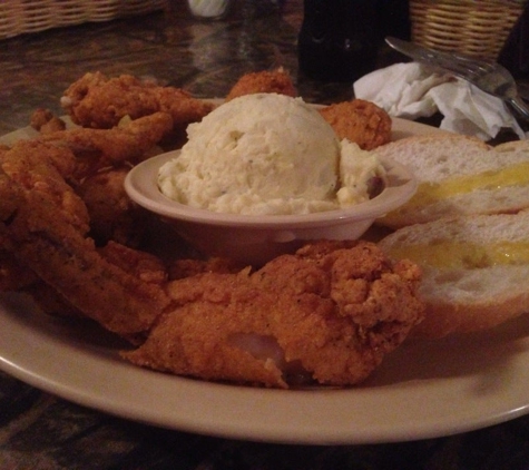 Salvos Seafood Restaurant - Belle Chasse, LA