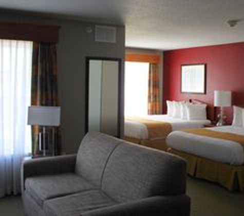 GrandStay Hotel & Suites Ames - Ames, IA