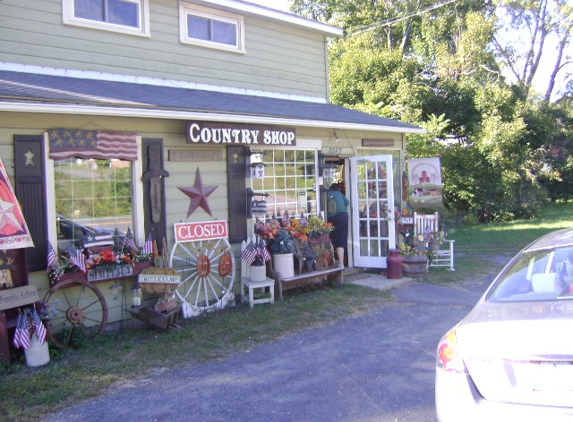 SO MANY ROADS COUNTRY STORE - Saugerties, NY