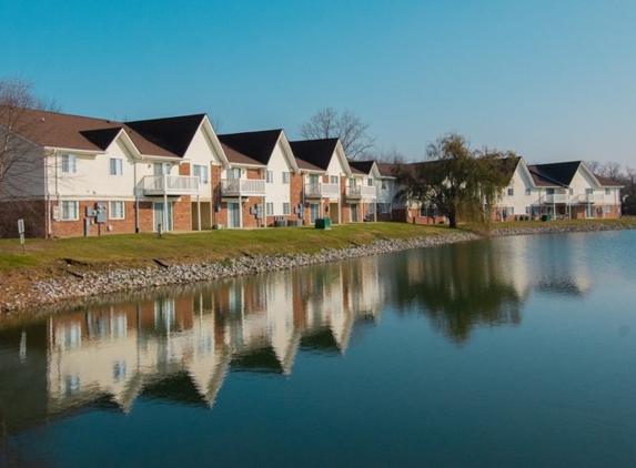 Waterstone Place Apartments - Indianapolis, IN