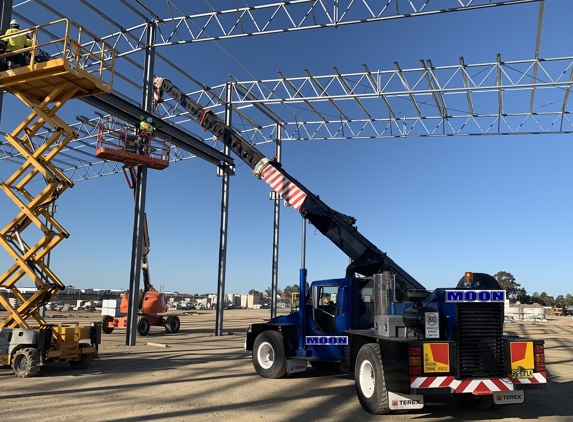 Moon Crane Hire. 20T Franna