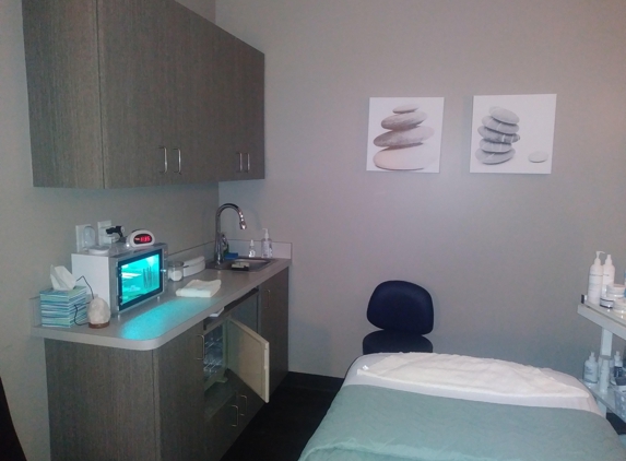 Hand and Stone Massage and Facial Spa - West Melbourne, FL