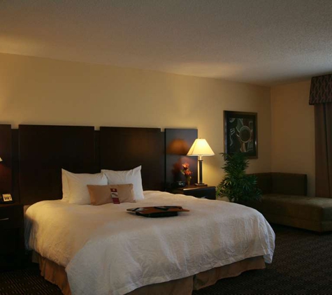 Hampton Inn & Suites Orlando-John Young Pkwy/S. Park - Orlando, FL