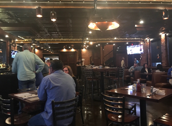 Shindigs Bar and Grill - Winfield, KS