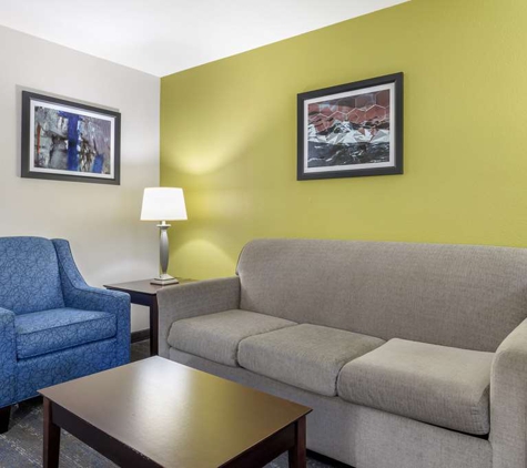 Best Western Plus Mansfield Inn & Suites - Mansfield, TX