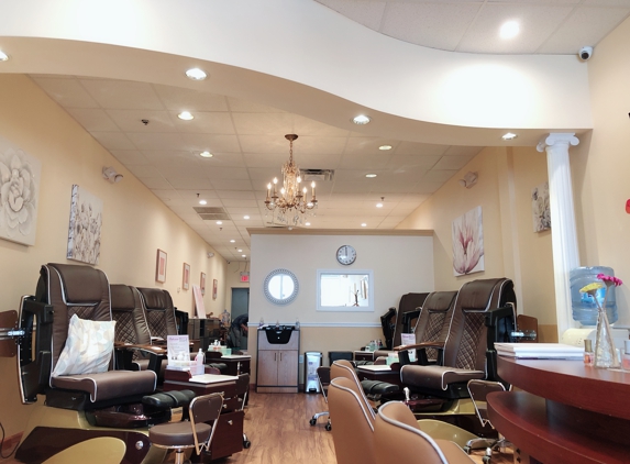 Angel Tips Nail Spa - Garwood, NJ