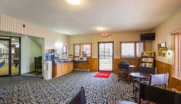 Econo Lodge - Waupaca, WI