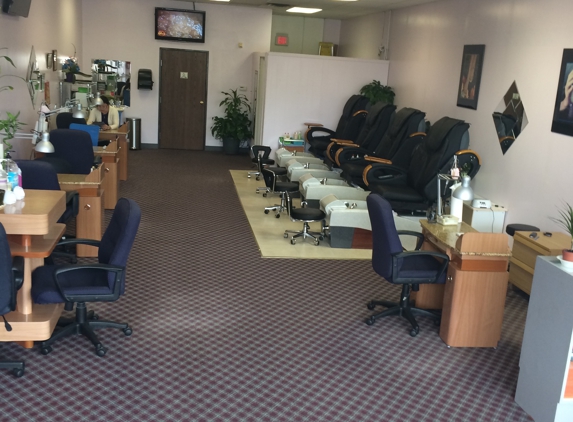 City Nail Salon - Livonia, MI