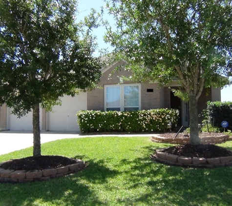 Arning Lawns - Friendswood, TX