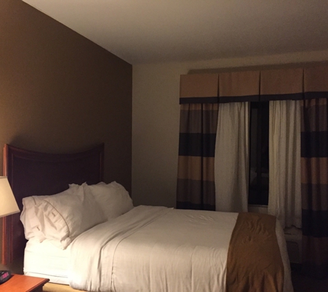 Holiday Inn Express & Suites Pensacola W I-10 - Pensacola, FL