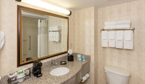 Hampton Inn beach - Beachwood, OH