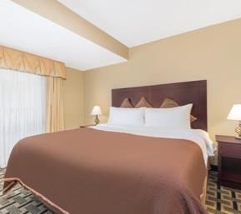 Hawthorn Suites by Wyndham Wichita East - Wichita, KS