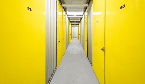Kincumber Self Storage - Kincumber, NSW. Variety of Small Self Storage Units