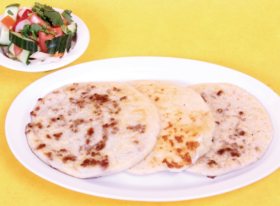 La Cocina Salvamex - Burien, WA. We have tree kind of pususas such, .pupusas de chicharron
.Revueltas
.De queso con loroo 
.