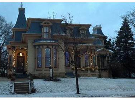 Hamilton House Bed and Breakfast - Whitewater, WI