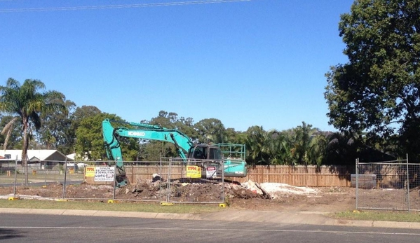 Hanlon Excavation and Demolition - Alloway, QLD. Demolition Clean Up