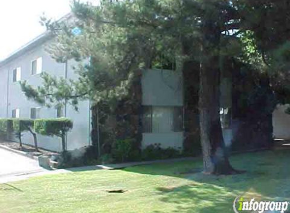 Howe Manor Apartments - Sacramento, CA