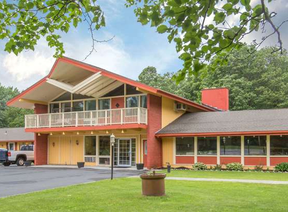 Econo Lodge - Manchester Center, VT