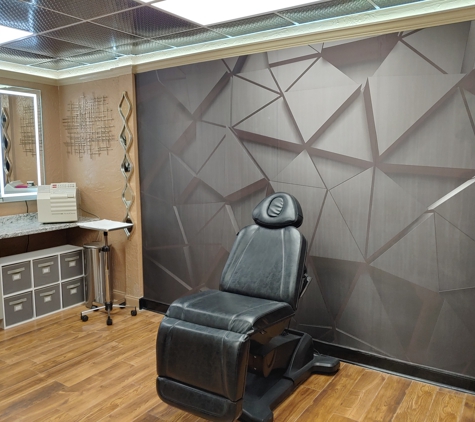 The Piercing Pro - Boca Raton, FL. Newly remodeled