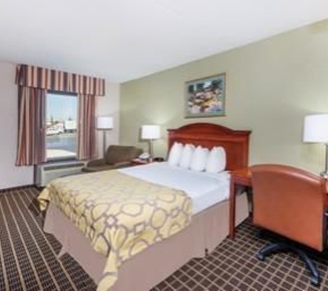 Baymont Inn & Suites - Clarksville, TN