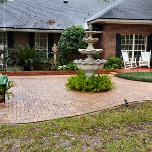 Randy & Ray's LLC - Jacksonville, FL. Extravagant entryway patio for hours of family enjoyment by Randy & Ray's LLC