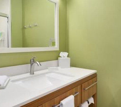 Home2 Suites by Hilton Charlotte Airport - Charlotte, NC