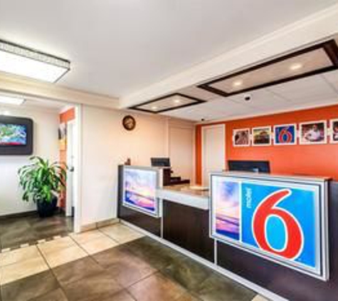 Motel 6 - Oxford, AL