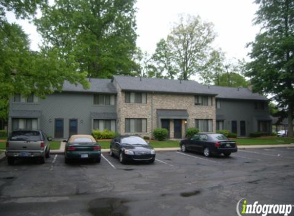 Woodlake Apartments in Indianapolis, IN - Indianapolis, IN