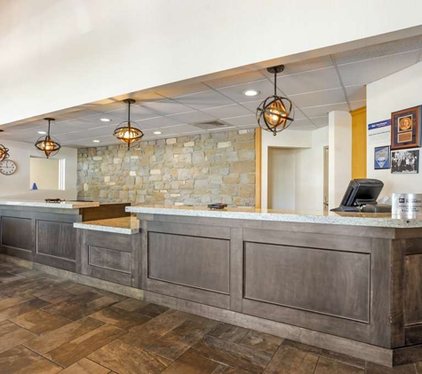 Best Western Plus Revere Inn & Suites - Paradise, PA