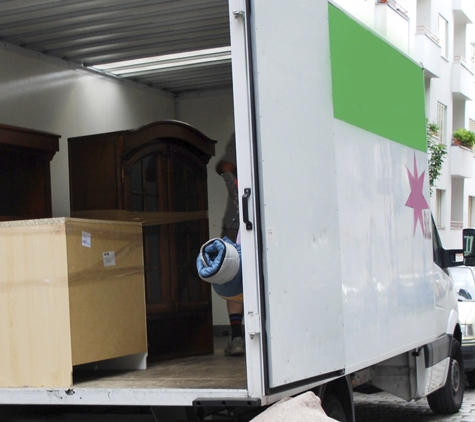 Springwood Removals - Winmalee, NSW. Loading