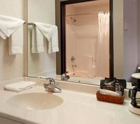 Baymont Inn & Suites - Dowagiac, MI