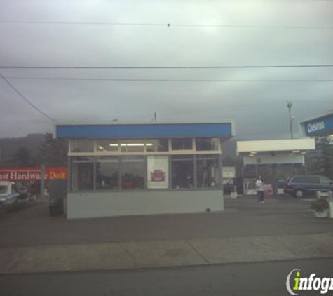 Del's Chevron/The Fueling Station - Seaside, OR