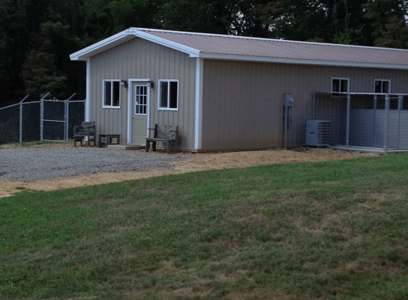 Hocking Hills Boarding Kennel - Rockbridge, OH