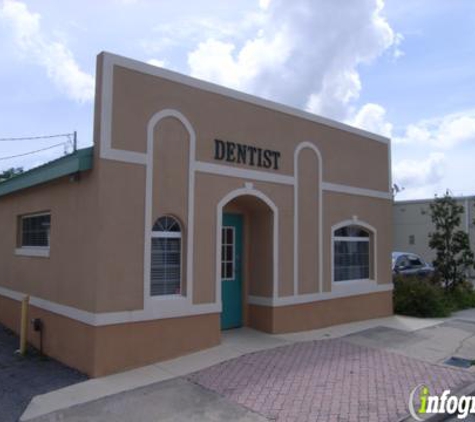 A Family Dentist - Kissimmee, FL