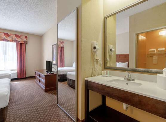 Quality Suites - San Antonio, TX