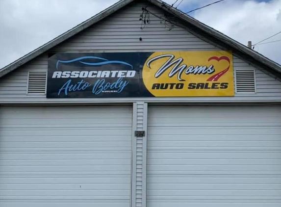 Moms Auto Sales & Associated Autobody Rebuilders - Pittsfield, MA