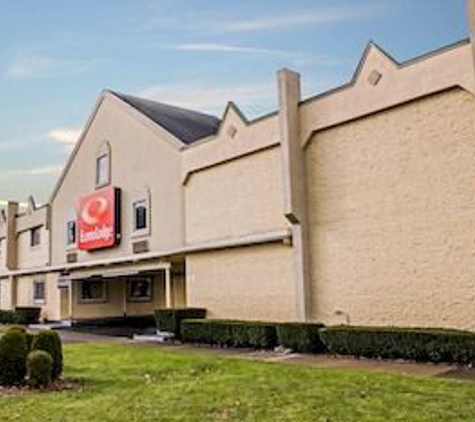 Econo Lodge - Cortland, NY