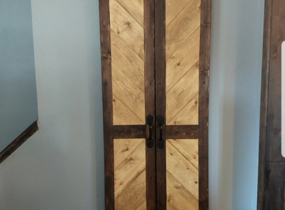 Barn Doors Etcetera - Colorado Springs, CO. Interior sliding barn door experts. Call or email for a free quote.