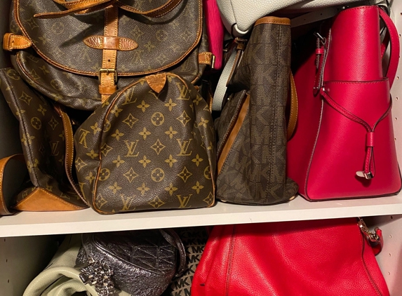 Louis Vuitton - Roseville, CA