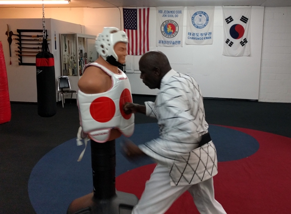 Master Charlie's Intl School of Martial Arts & Fitness - Bay City, MI