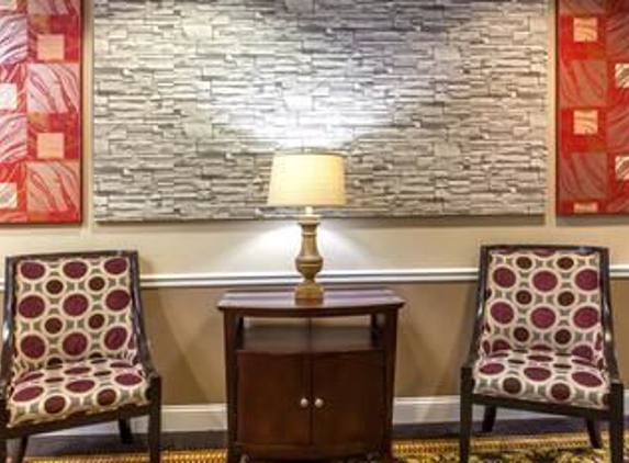 Ramada by Wyndham Jersey City - Jersey City, NJ