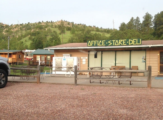 Spokane Creek Cabins & Campground - Keystone, SD