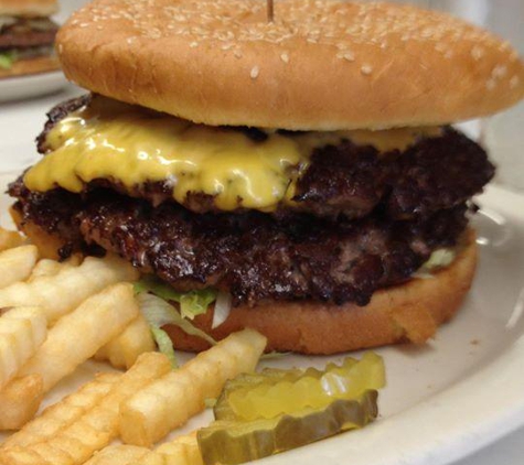 Geno's Pizza and Burgers - Astoria, OR