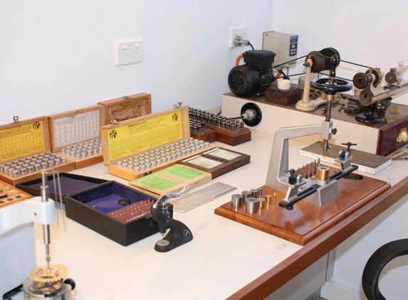 Melbourne Antique Clock Repairs - Brunswick, VIC